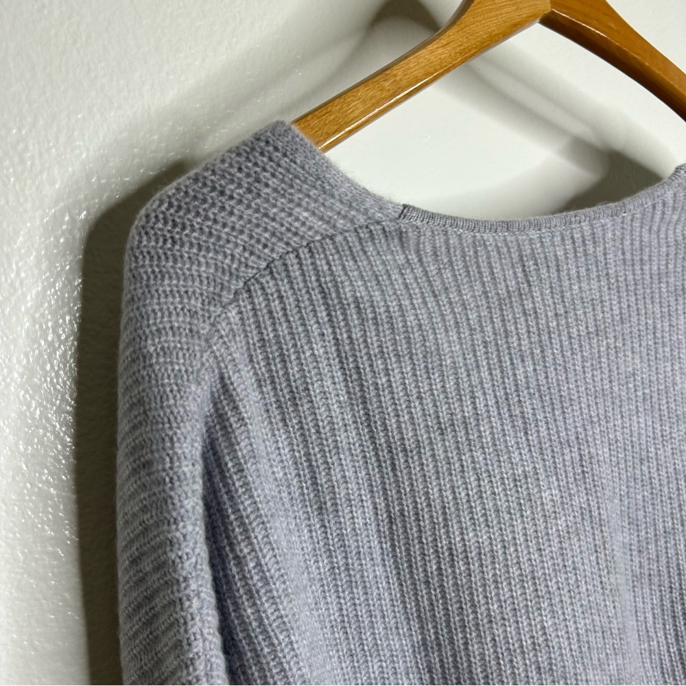 NWT 100% Cashmere Textured Ribbed V - Neck Pullover Gray Sweater Size XS - Picture 9 of 16